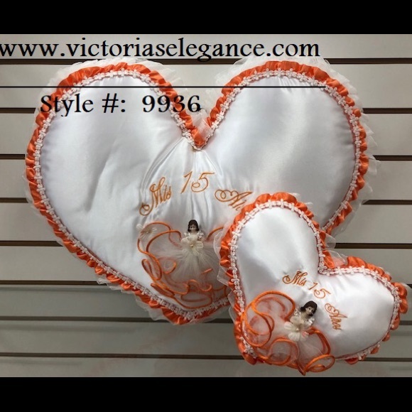 Quinceanera Heart Pillow Set with Tulle Doll - Picture 1 of 1